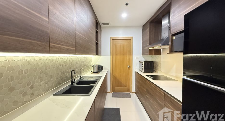 For rent 3 ベッドルーム condo in Sathon, Bangkok