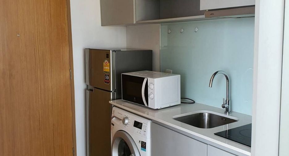 Condo en alquiler de 1 habitaciones en Sathon, Bangkok