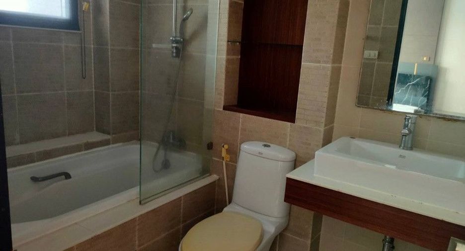 For rent 2 ベッドルーム condo in Watthana, Bangkok
