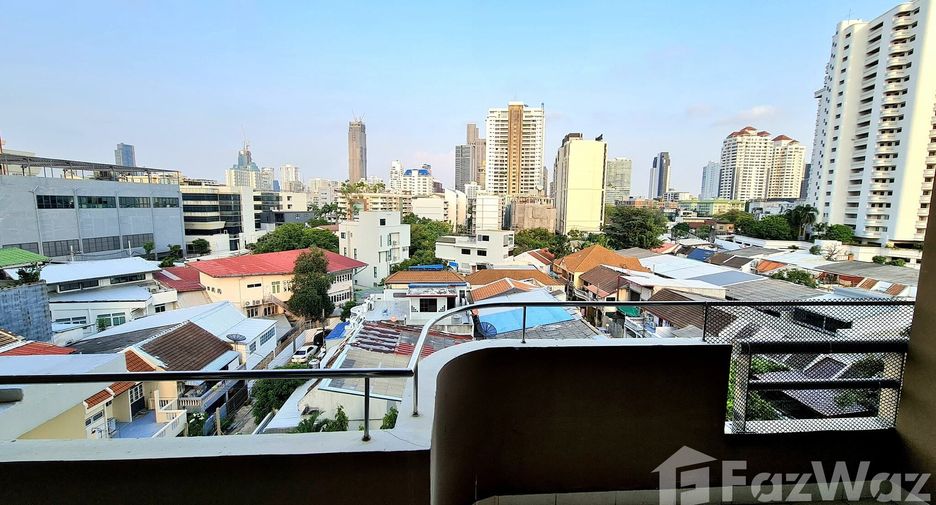 À louer 2 chambres condo à Watthana, Bangkok