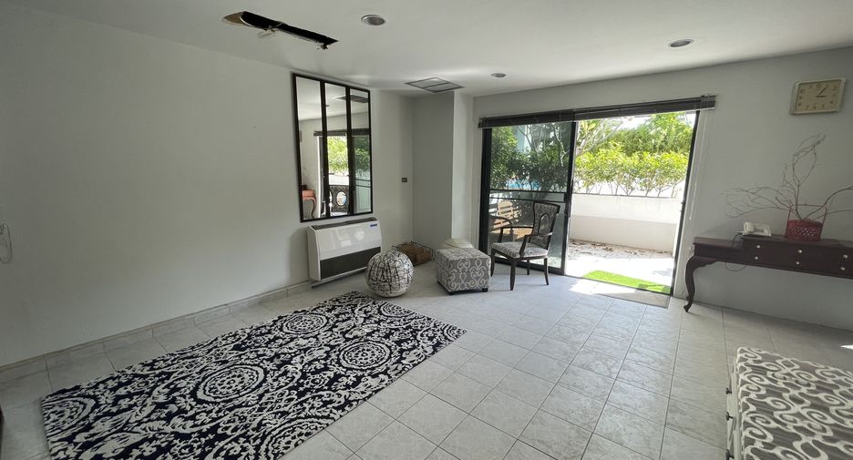 For rent 3 bedrooms condo in Watthana, Bangkok