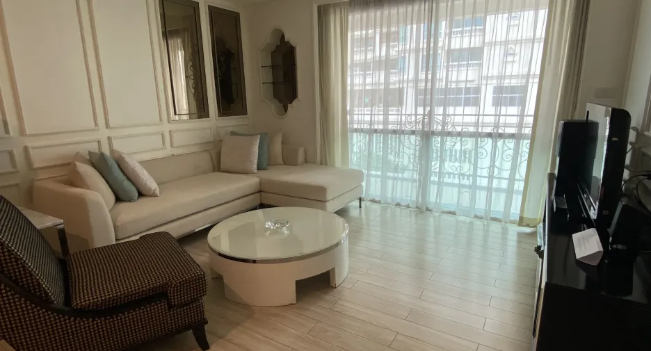 For rent 2 bedrooms condo in Khlong Toei, Bangkok