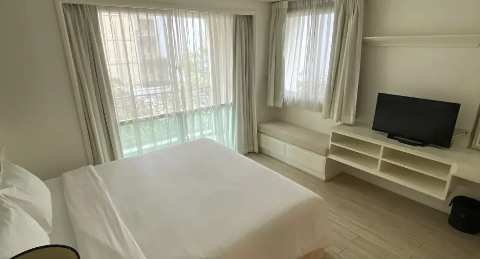 For rent 2 bedrooms condo in Khlong Toei, Bangkok