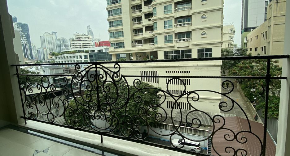 À louer 2 chambres condo à Khlong Toei, Bangkok