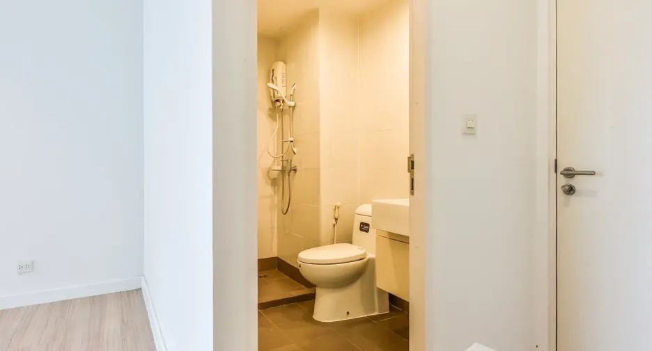 For rent studio condo in Sathon, Bangkok