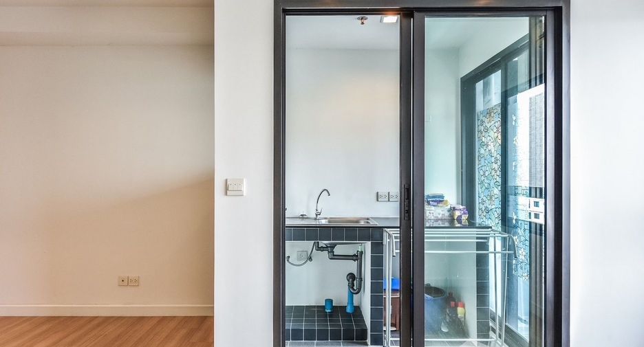 For rent studio condo in Sathon, Bangkok