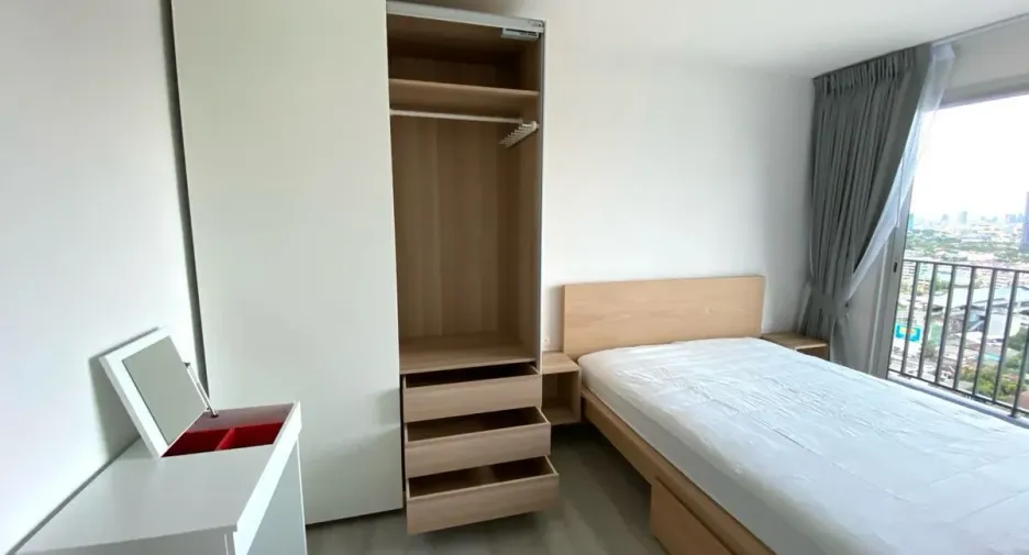 For rent 2 bedrooms condo in Bang Phlat, Bangkok