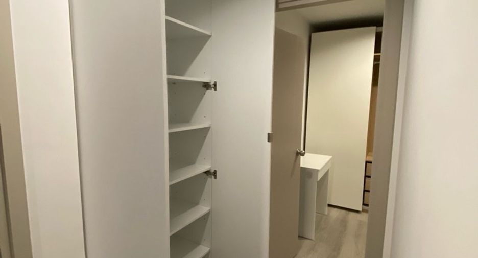 Condo en alquiler de 2 habitaciones en Bang Phlat, Bangkok