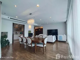 For rent 4 bedrooms condo in Pathum Wan, Bangkok