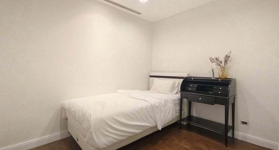 For rent 4 bedrooms condo in Pathum Wan, Bangkok