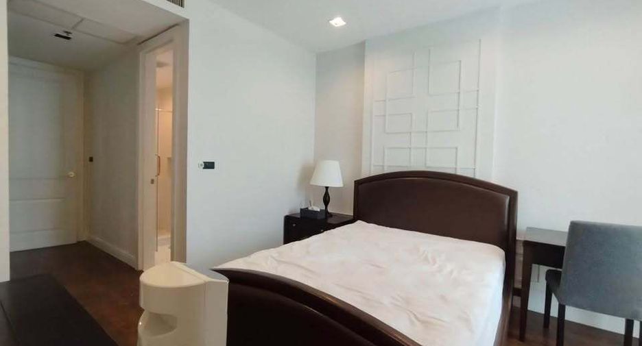 For rent 4 bedrooms condo in Pathum Wan, Bangkok