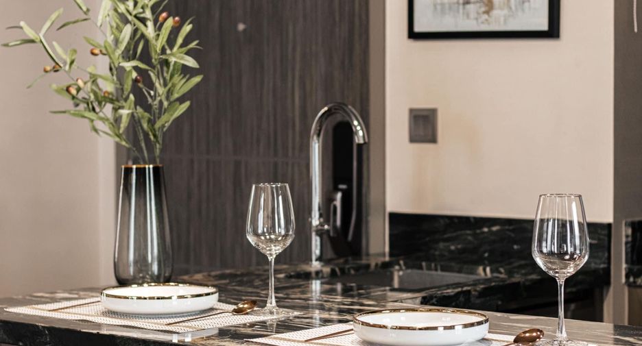 For rent 2 bedrooms condo in Ratchathewi, Bangkok