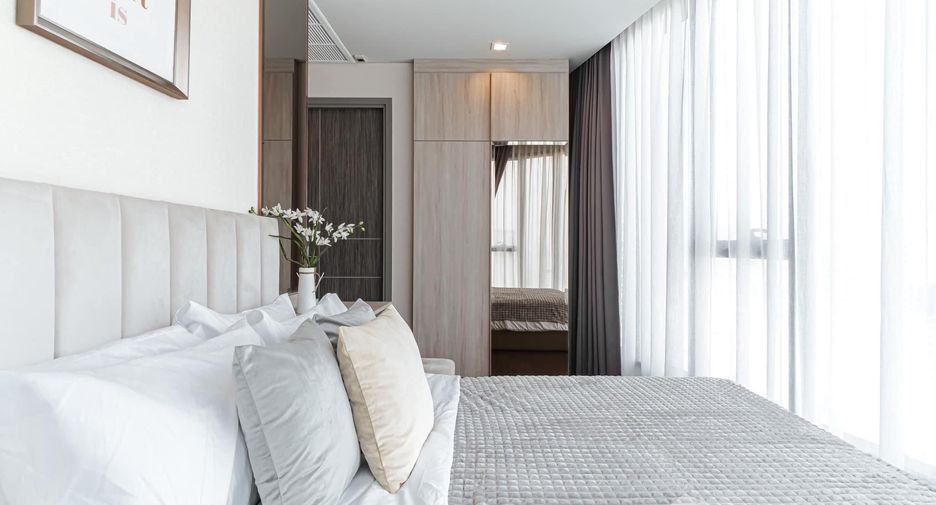 For rent 2 bedrooms condo in Ratchathewi, Bangkok