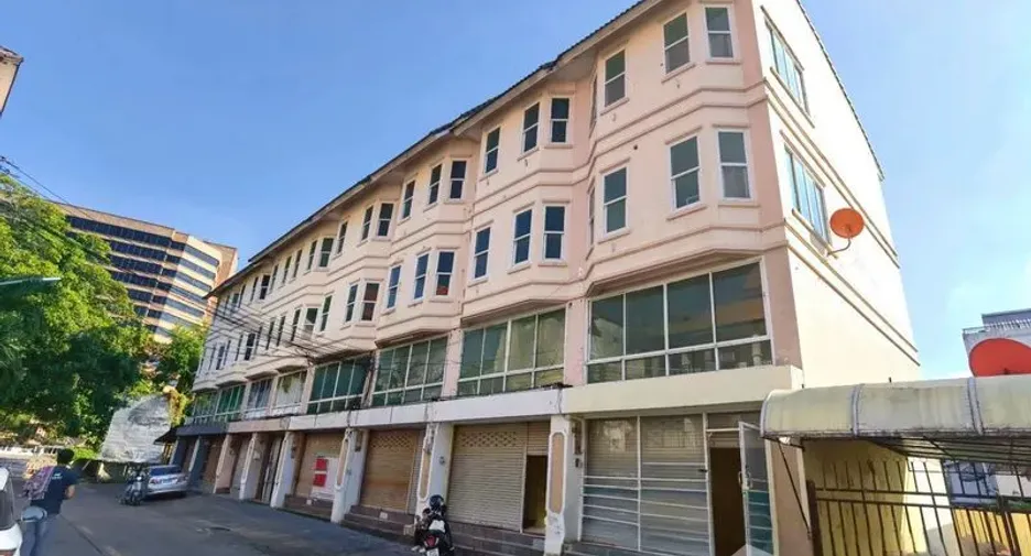 For sale 9 bedrooms retail Space in Mueang Chiang Mai, Chiang Mai