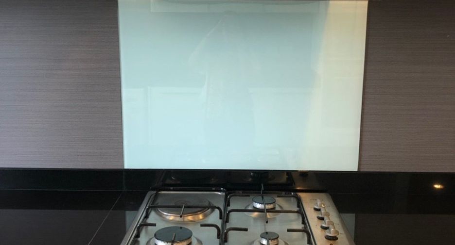 For rent 3 bedrooms apartment in Khlong Toei, Bangkok