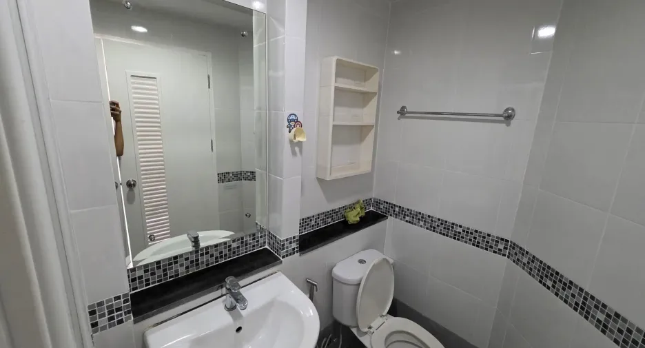 For rent 2 bedrooms condo in Mueang Samut Prakan, Samut Prakan