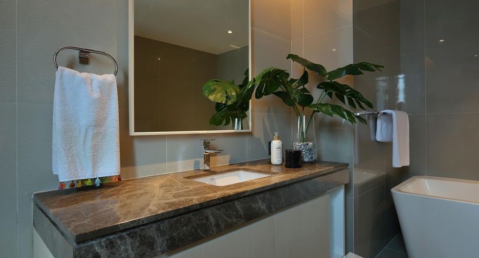 For rent 4 bedrooms apartment in Watthana, Bangkok