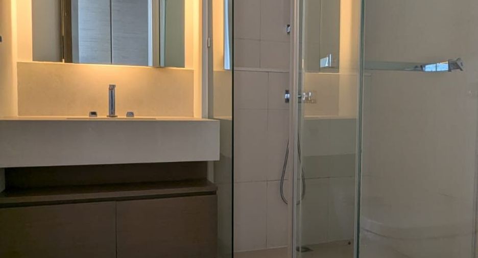 For rent 3 bedrooms condo in Sathon, Bangkok
