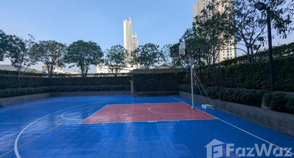For rent 3 bedrooms condo in Sathon, Bangkok