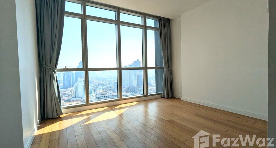 For rent 3 bedrooms condo in Sathon, Bangkok
