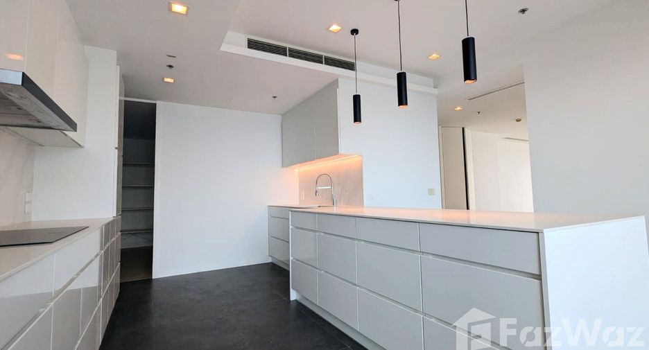 For rent 3 bedrooms condo in Sathon, Bangkok