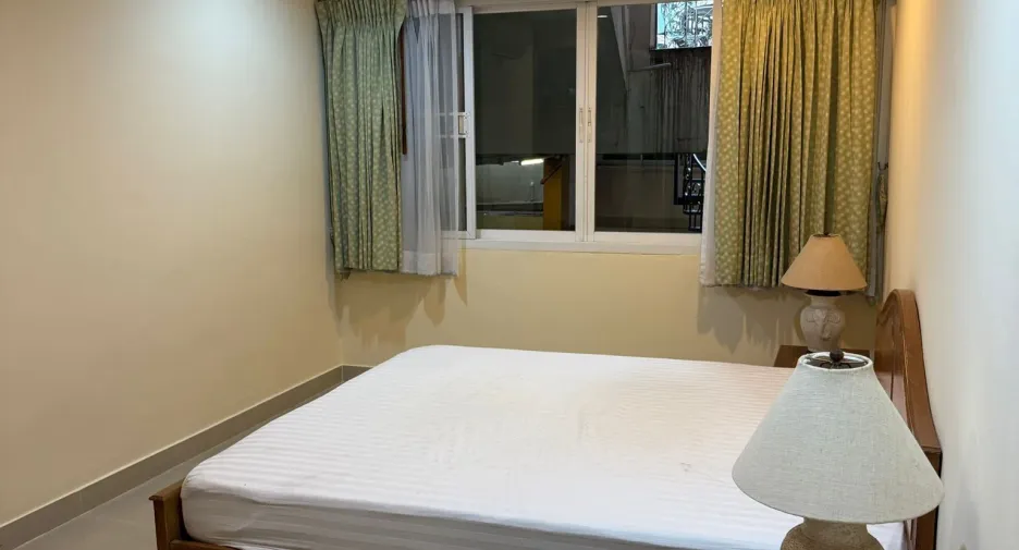 À louer 2 chambres condo à Watthana, Bangkok