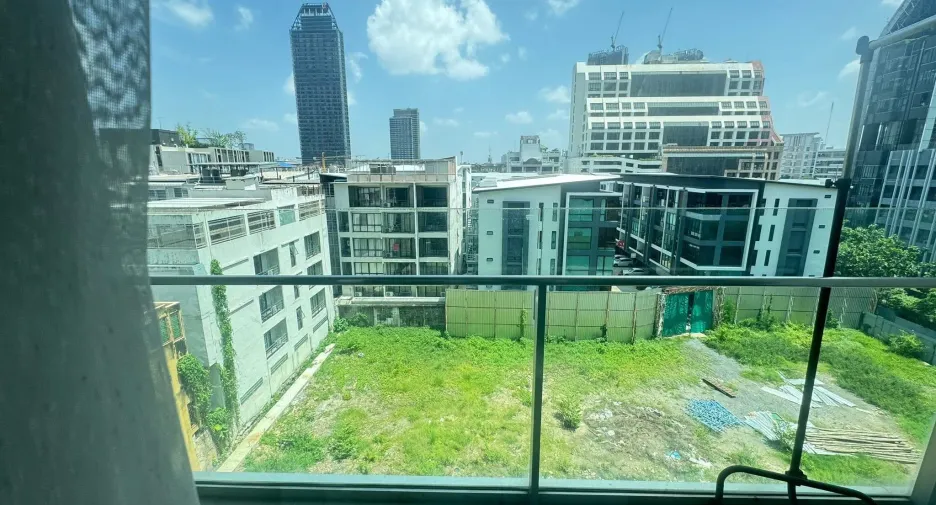 For rent 2 bedrooms condo in Bang Rak, Bangkok