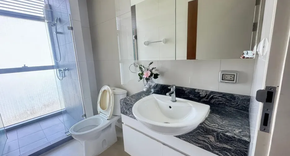 For rent 2 bedrooms condo in Bang Rak, Bangkok