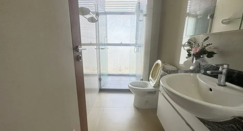 For rent 2 bedrooms condo in Bang Rak, Bangkok