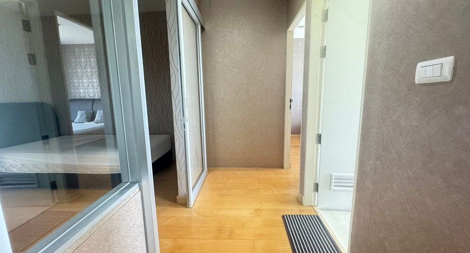 For rent 2 bedrooms condo in Bang Rak, Bangkok