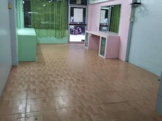 For rent 3 bedrooms townhouse in Watthana, Bangkok
