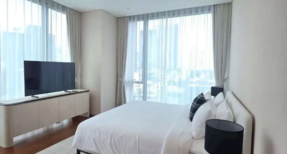 For rent 2 bedrooms condo in Pathum Wan, Bangkok