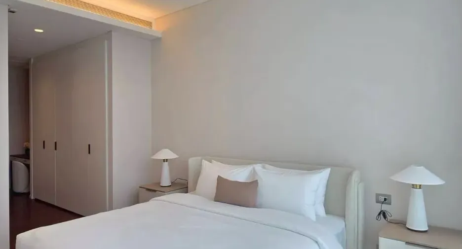For rent 2 bedrooms condo in Pathum Wan, Bangkok