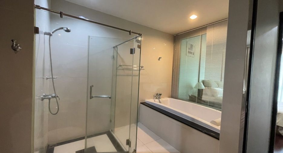 À louer 2 chambres condo à Pathum Wan, Bangkok