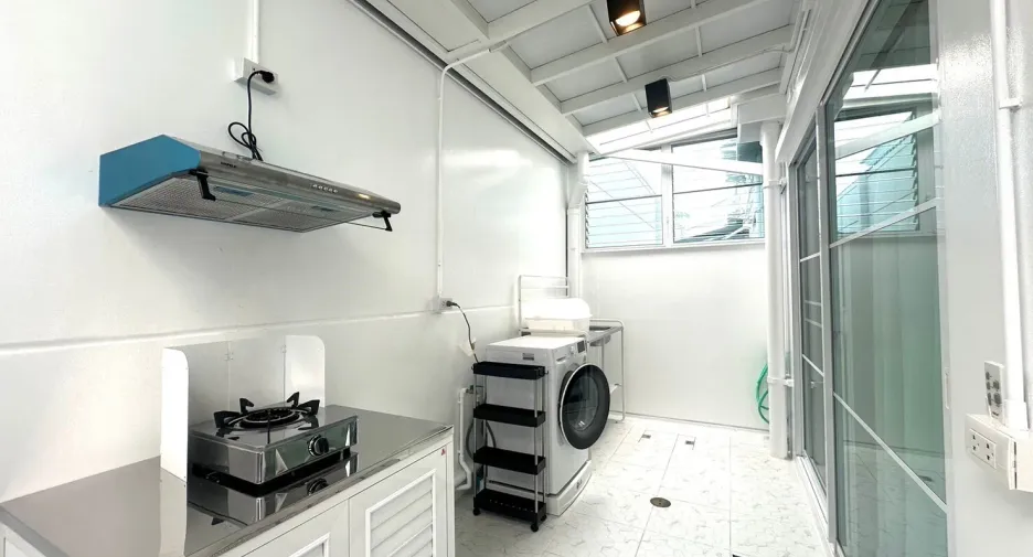 Haus zur Miete mit 3 Zimmer in Prawet, Bangkok