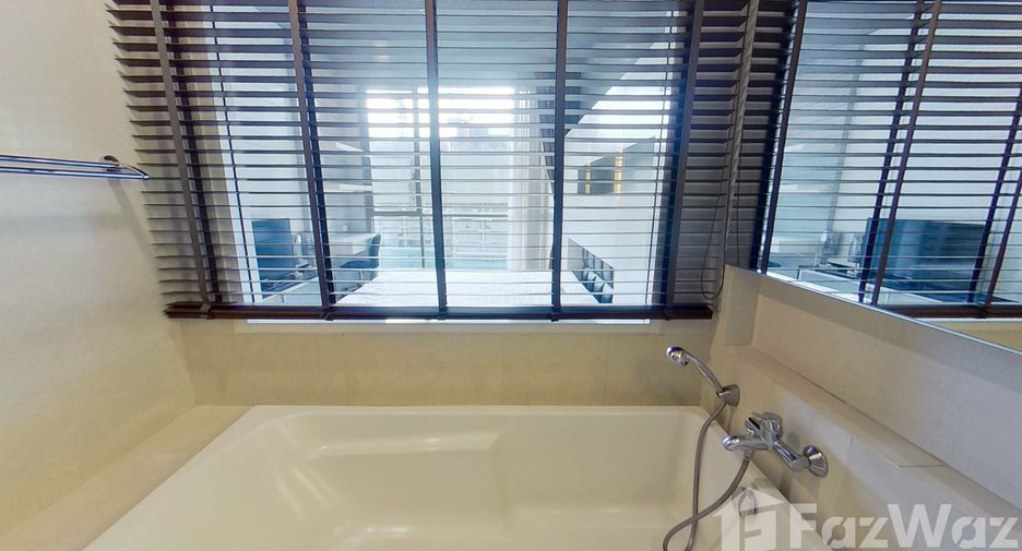For rent 2 bedrooms condo in Watthana, Bangkok