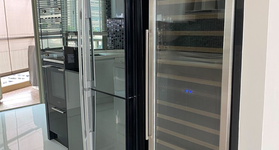 Condo en alquiler de 4 habitaciones en Khlong Toei, Bangkok
