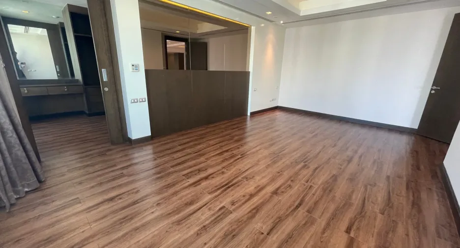 For rent 4 bedrooms condo in Khlong Toei, Bangkok