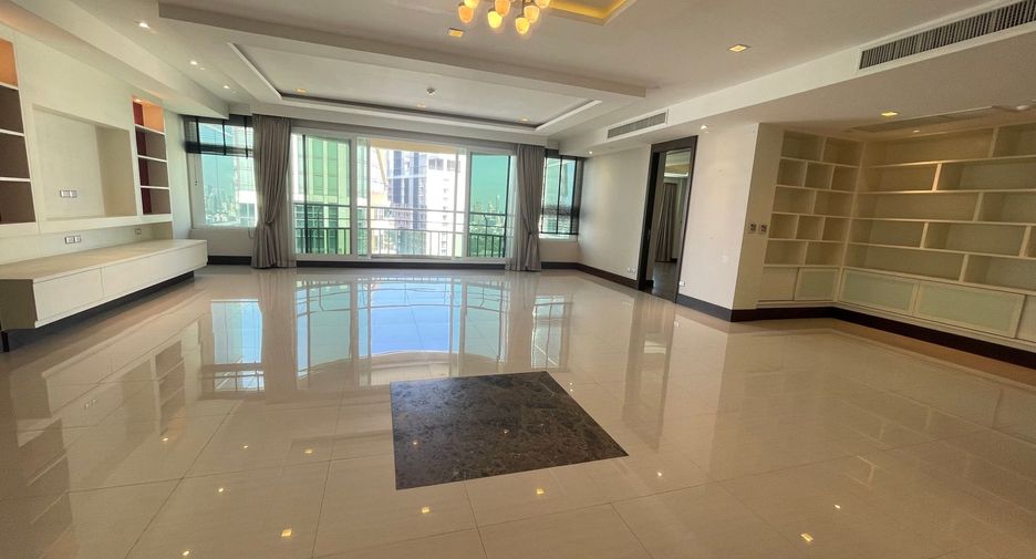 For rent 4 bedrooms condo in Khlong Toei, Bangkok