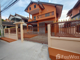 Haus zur Miete mit 5 Zimmer in Bang Khen, Bangkok