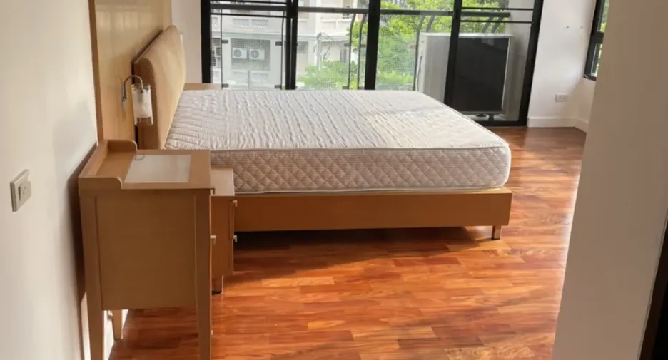 For rent 3 bedrooms condo in Watthana, Bangkok