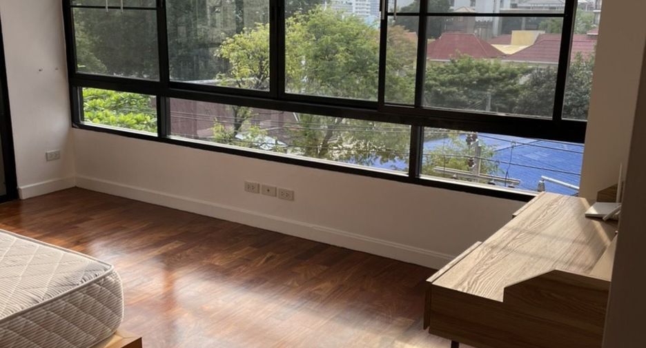 For rent 3 bedrooms condo in Watthana, Bangkok