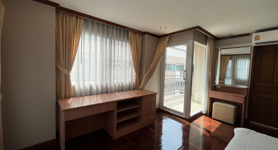 Apartamento en alquiler de 3 habitaciones en Watthana, Bangkok
