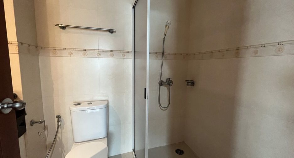 Apartamento en alquiler de 3 habitaciones en Watthana, Bangkok