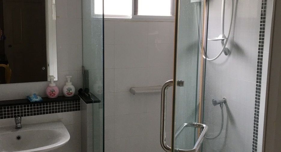 For rent 3 bedrooms house in Suan Luang, Bangkok