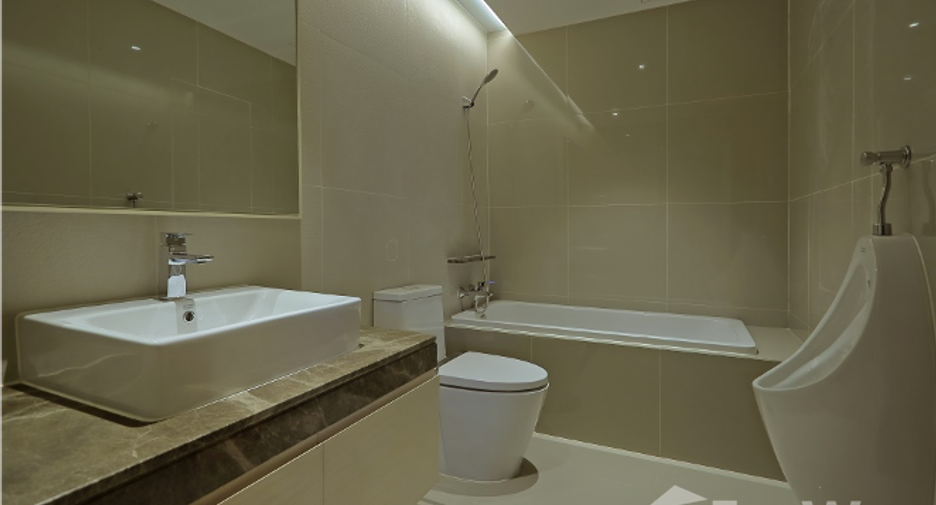 For rent 3 bedrooms condo in Watthana, Bangkok