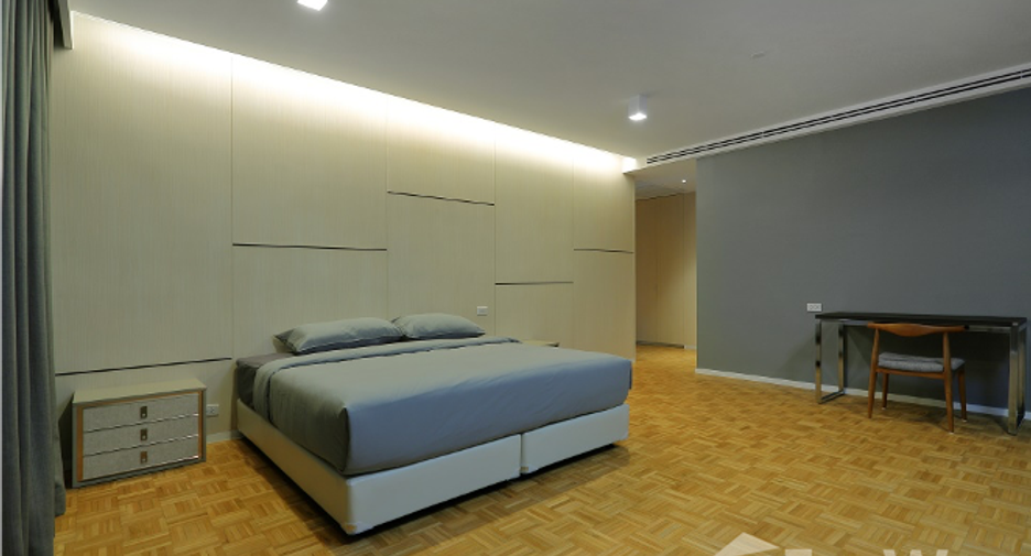 For rent 3 bedrooms condo in Watthana, Bangkok
