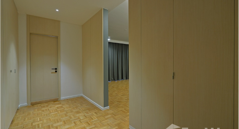 For rent 3 bedrooms condo in Watthana, Bangkok