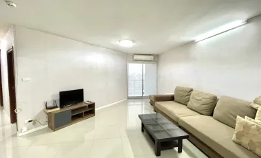 À louer 3 chambres condo à Yan Nawa, Bangkok