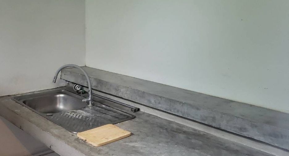 Haus zur Miete mit 3 Zimmer in Phra Khanong, Bangkok